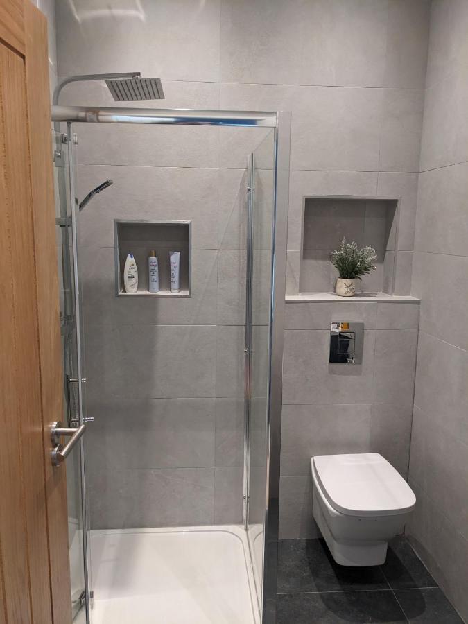 Modern Aptmt, 2 Stops To Central London, Smart Lock, Netflix Ealing Luaran gambar