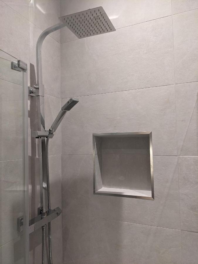 Modern Aptmt, 2 Stops To Central London, Smart Lock, Netflix Ealing Luaran gambar