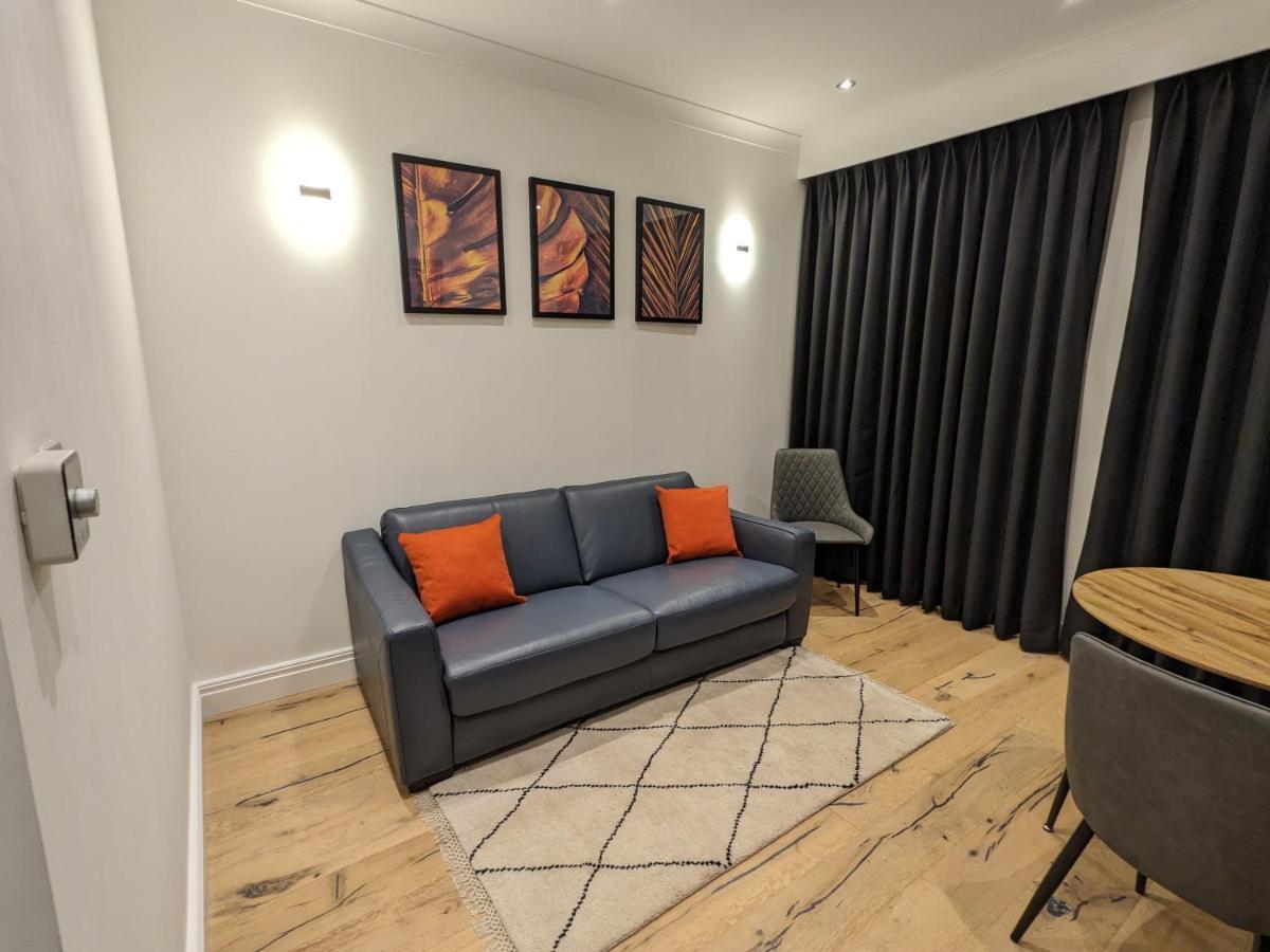 Modern Aptmt, 2 Stops To Central London, Smart Lock, Netflix Ealing Luaran gambar