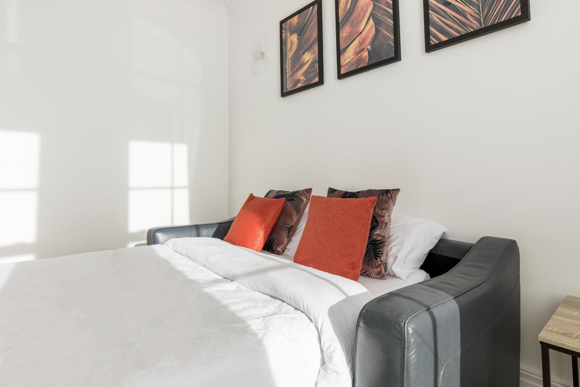 Modern Aptmt, 2 Stops To Central London, Smart Lock, Netflix Ealing Luaran gambar
