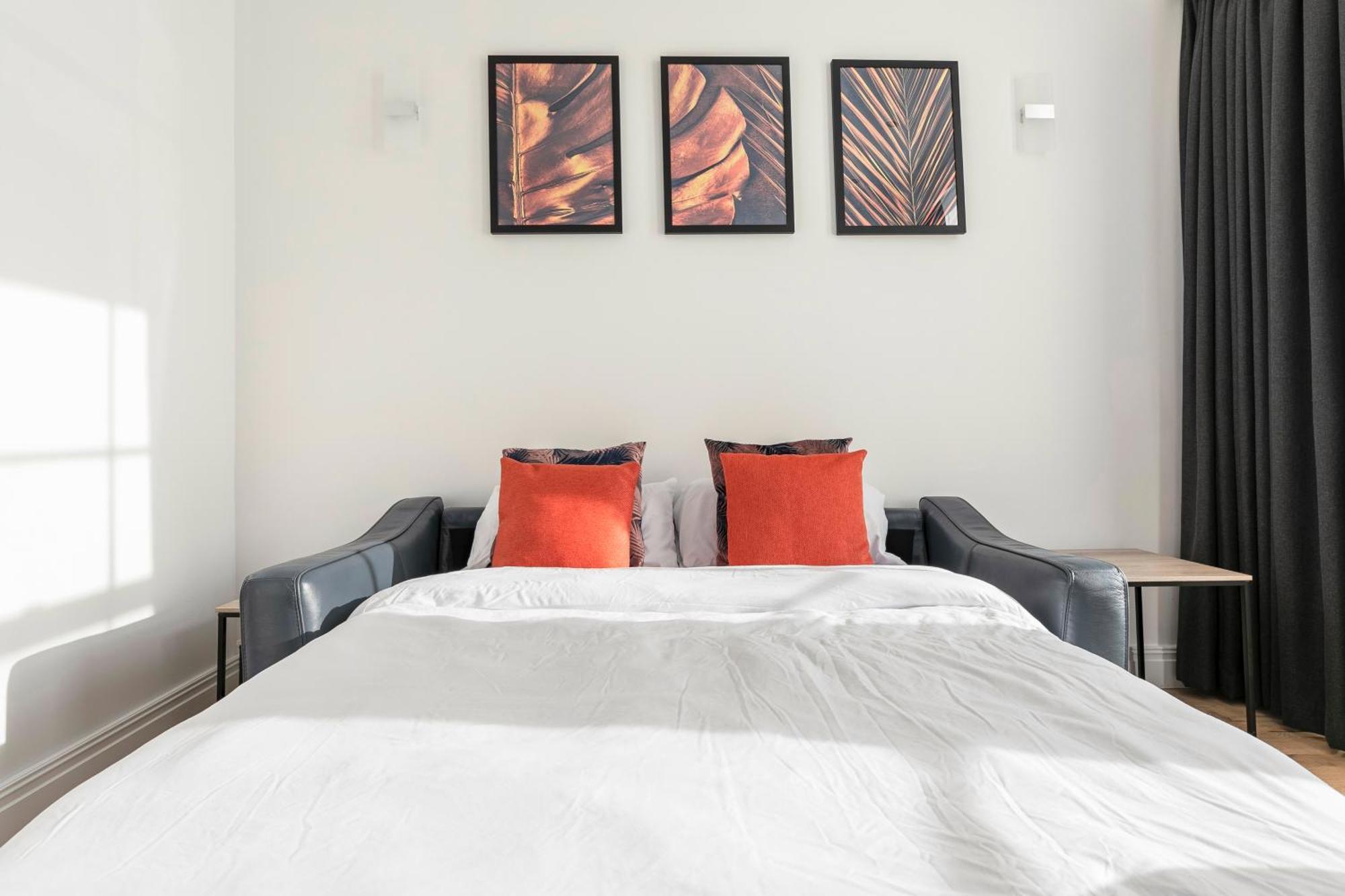 Modern Aptmt, 2 Stops To Central London, Smart Lock, Netflix Ealing Luaran gambar