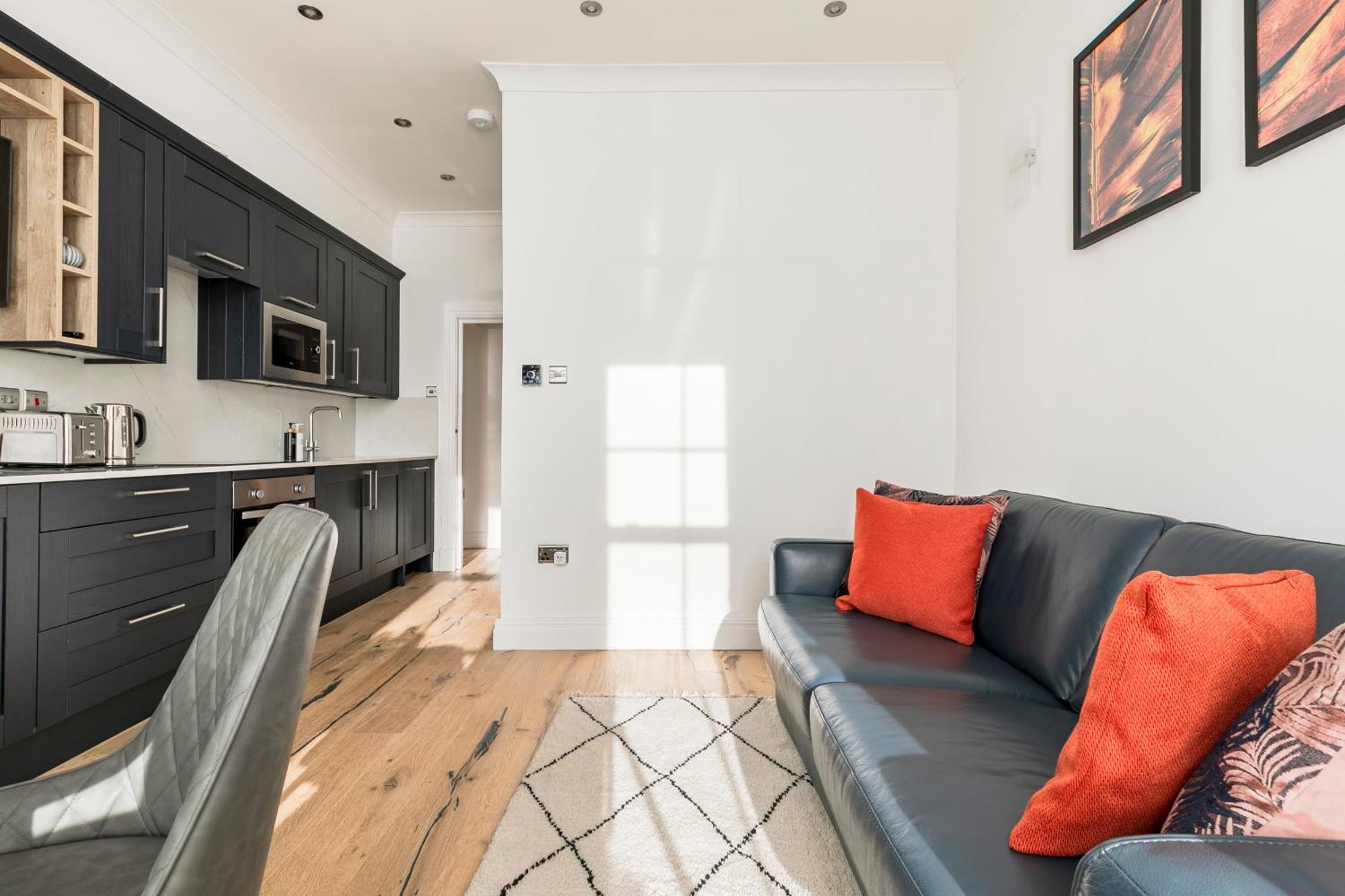 Modern Aptmt, 2 Stops To Central London, Smart Lock, Netflix Ealing Luaran gambar