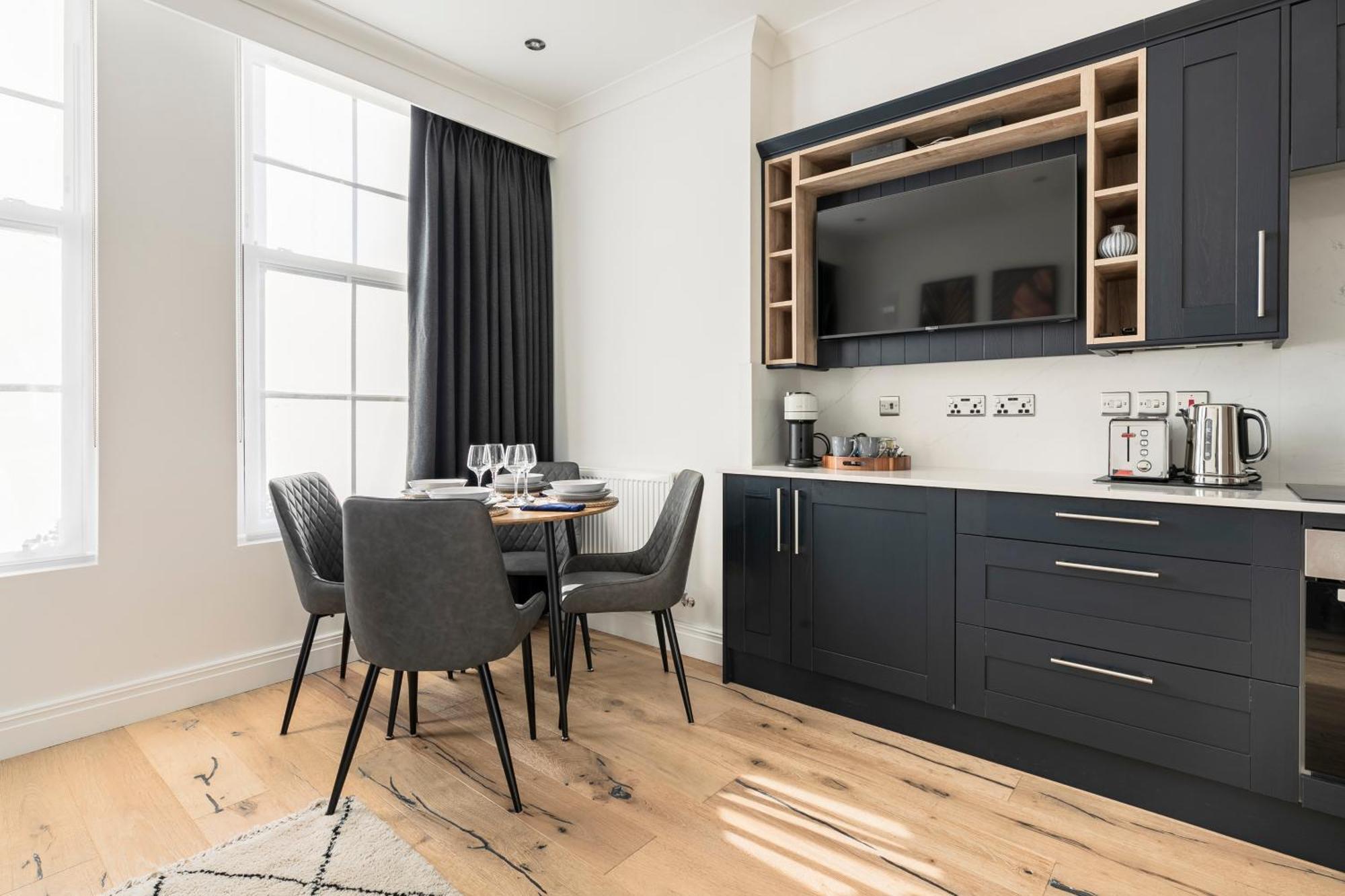 Modern Aptmt, 2 Stops To Central London, Smart Lock, Netflix Ealing Luaran gambar