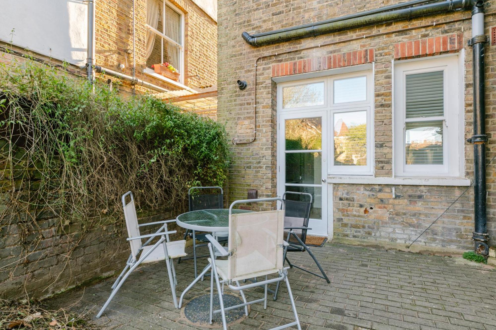 Modern Aptmt, 2 Stops To Central London, Smart Lock, Netflix Ealing Luaran gambar